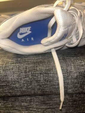 Nike Kids White and Royal Blue Low-Top Sneakers